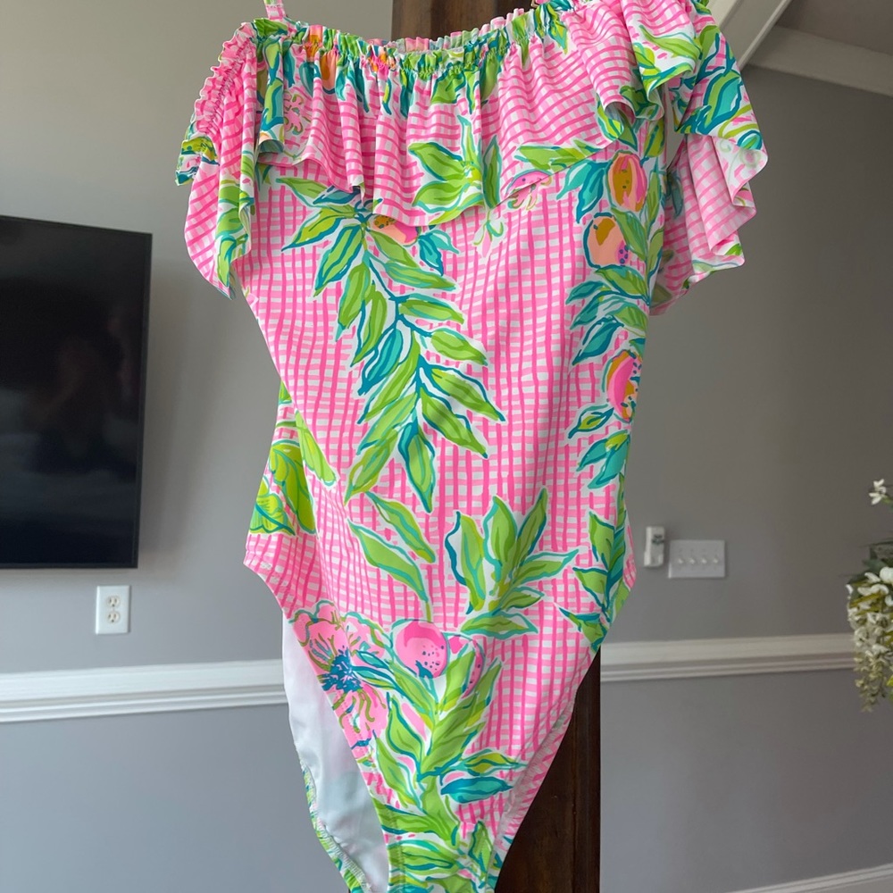New without tag swimsuit